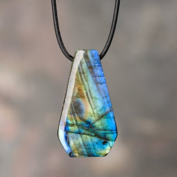 Labradorite Coffin Shaped Pendant - Picture 1 of 1